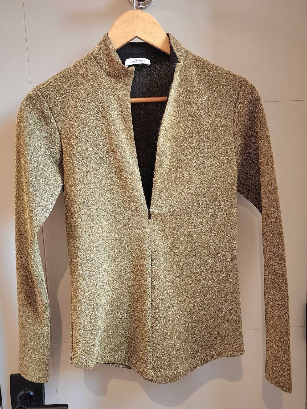 Nomia NYC Gold Metallic Lurex Mock Neck Plunge Slit Top XS Long Sleeve USA Made